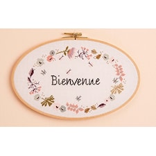 Broderi Dørskilt med oval syring sett 19,5 x 29,7 cm