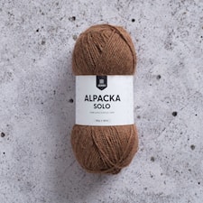 Alpacka Solo Ullgarn 50 g Ockra brun (29124) Järbo