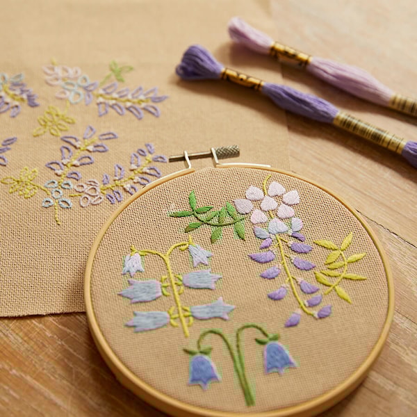 Broderisett med 2 vårtema fra DMC Mindfulness